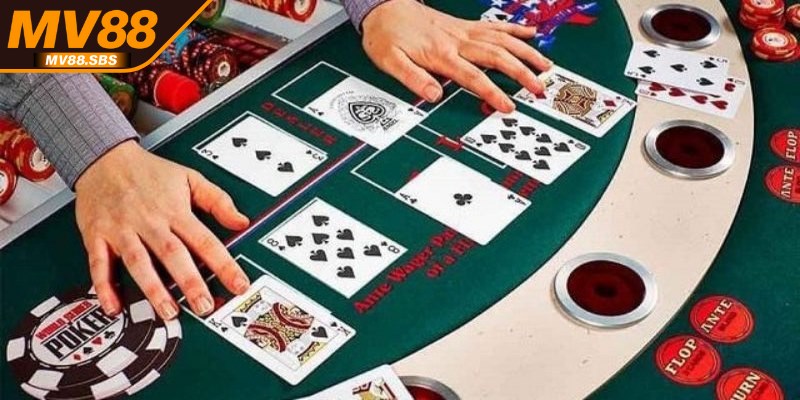 Poker là trò chơi bài nổi tiếng được ưa chuộng tại nhiều sòng bạc Quốc tế